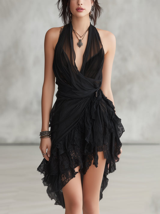 Mini Vestido Negro con Escote Halter de Encaje y Volantes