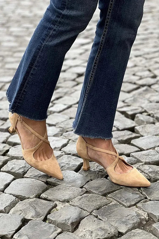 Tacones bajos Caqui en punta de color liso con hebilla y tiras cruzadas