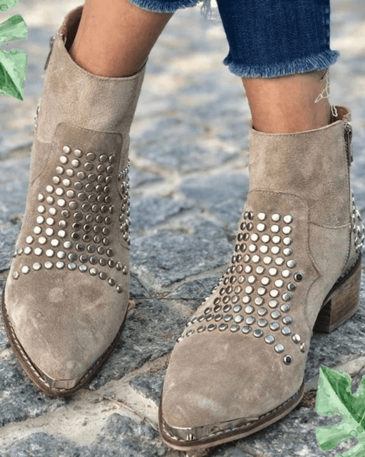 Botas de ante chunky en punta con tachuelas