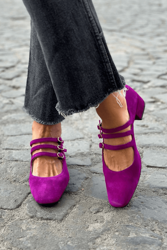 Tacones anchos morado de punta cuadrada con hebilla