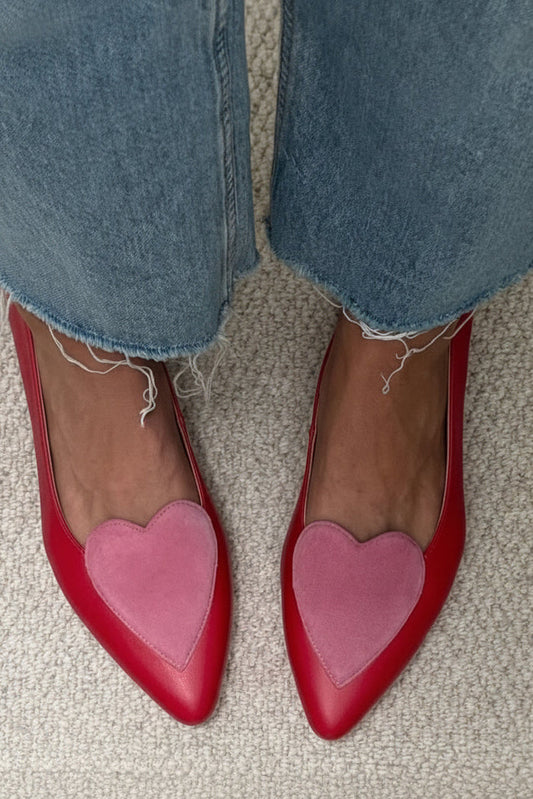Bailarinas slip-on color block casual en punta con detalle de corazón
