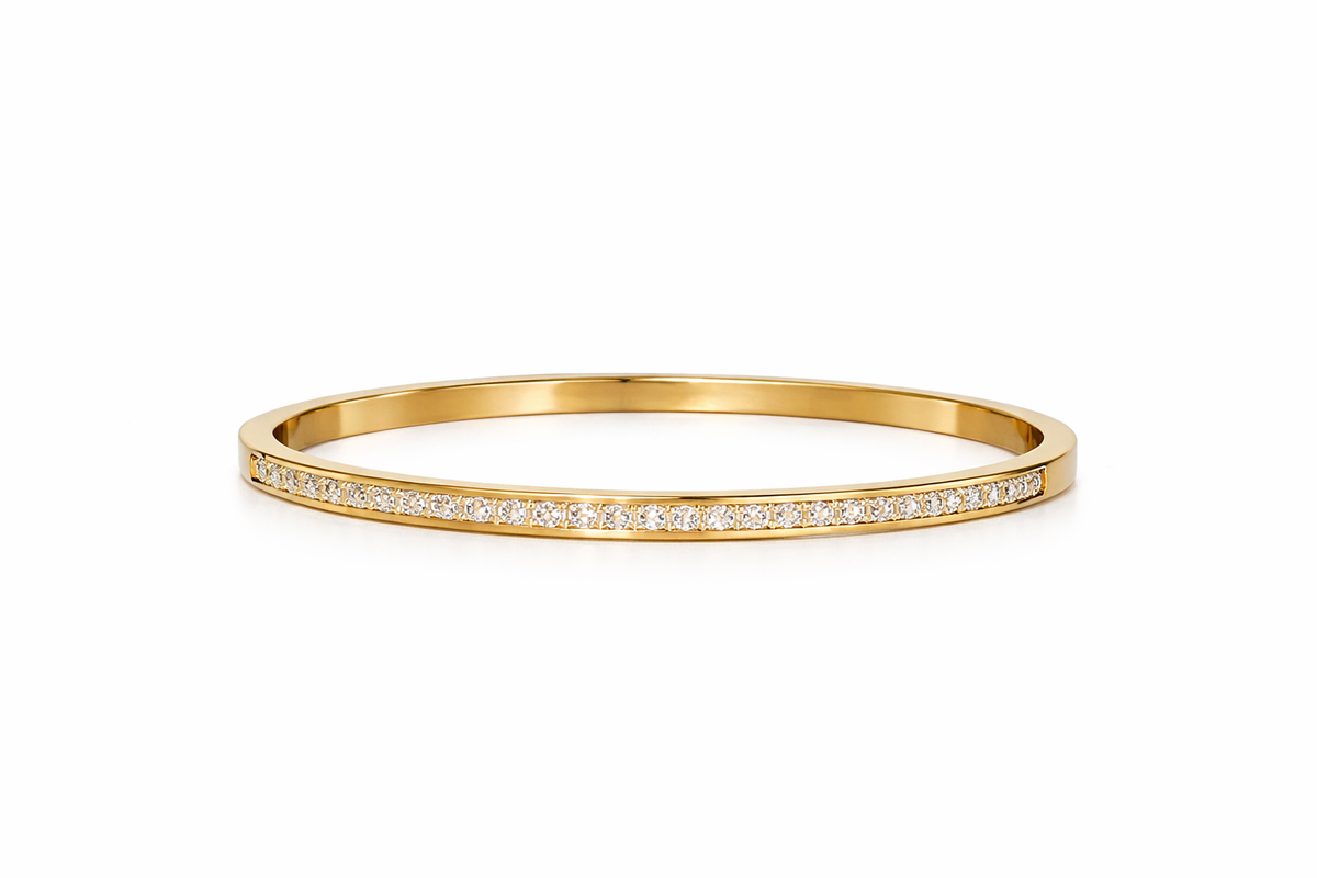 Brazalete Rígido de Oro con Línea de Diamantes