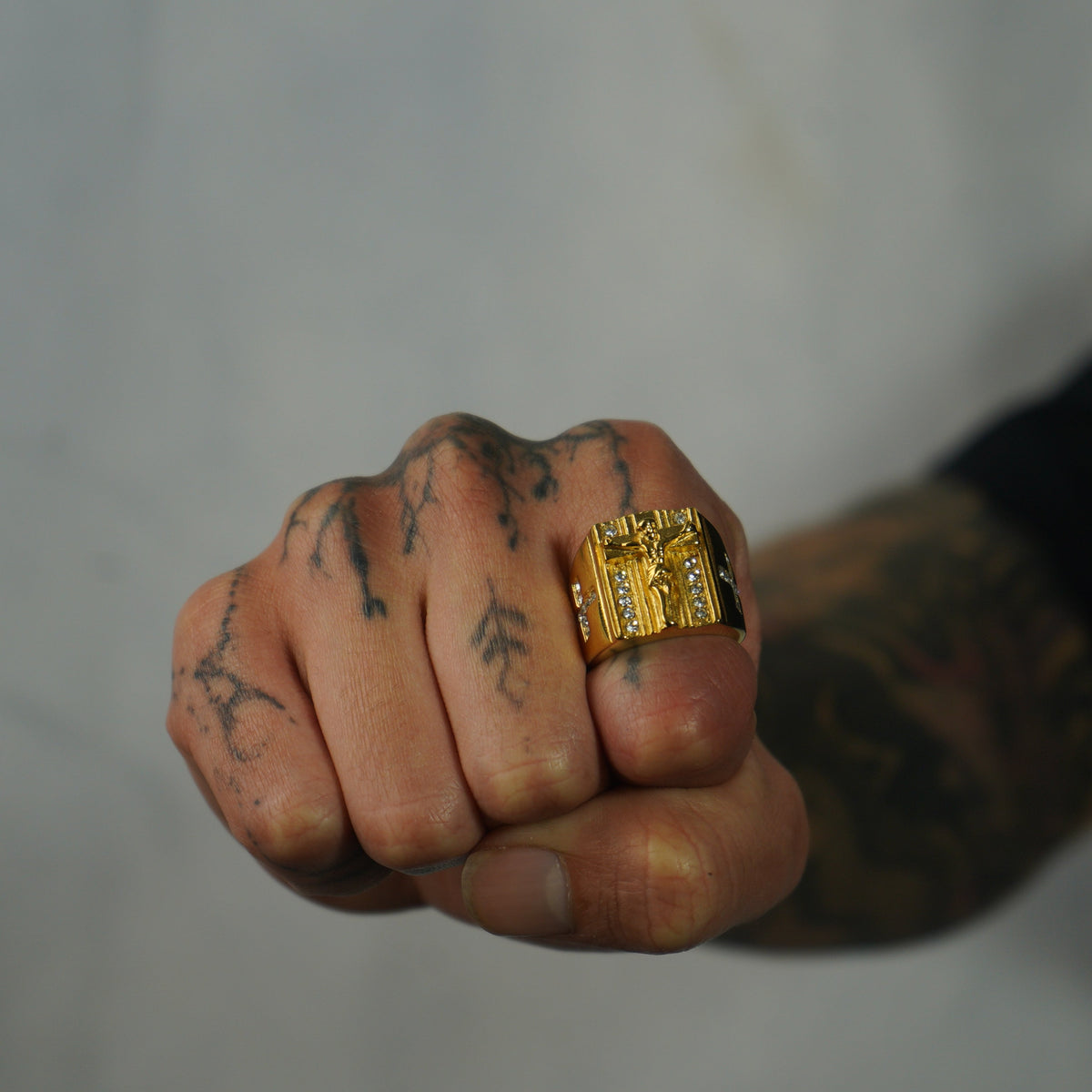 Anillo Blessed Cruz Hombre Oro 18K