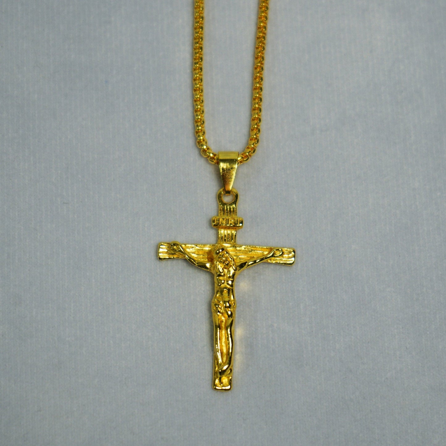 Colgante Jesús en Cruz Oro 18K