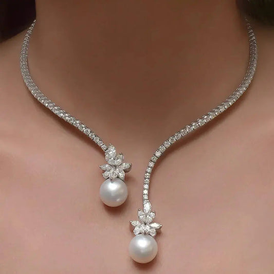 Collar elegante brillante con perlas en plata de ley