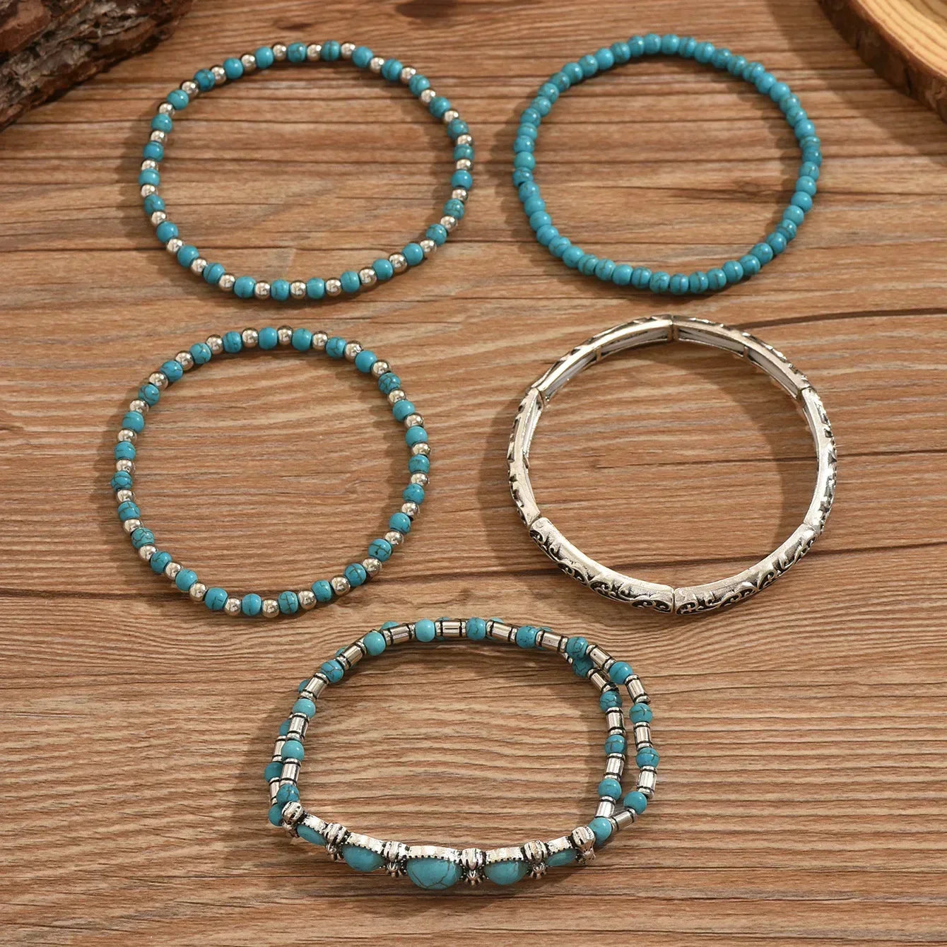 Conjunto de pulseras boho con perlas turquesas