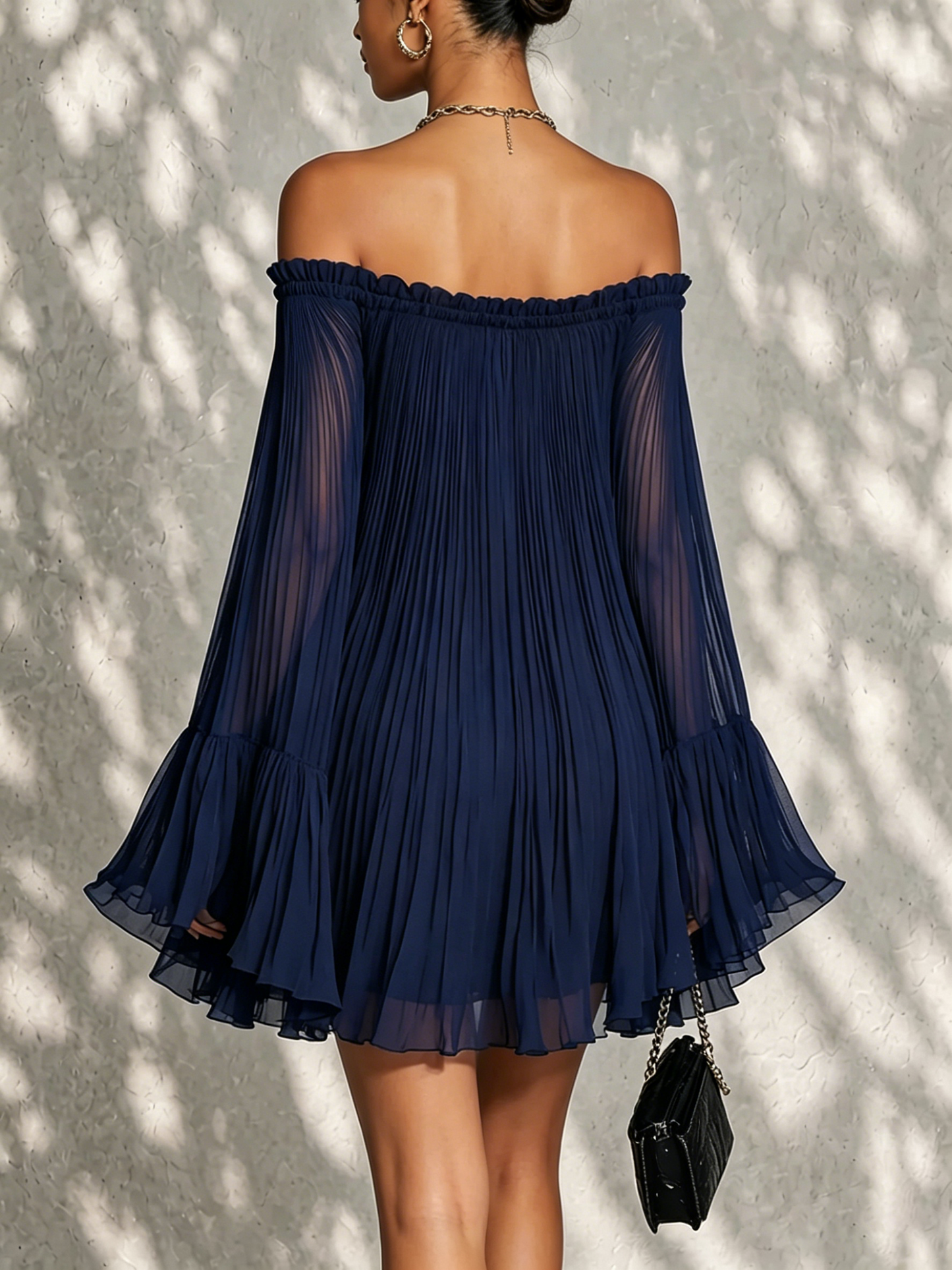 Mini Vestido con Mangas Campana con Frunces y Hombros Descubiertos