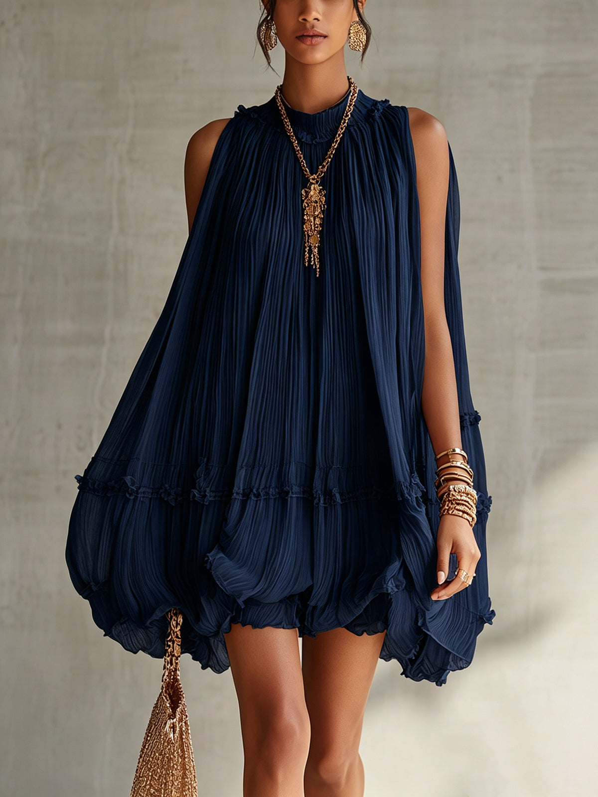Mini Vestido de Volantes en Gasa con Cuello Halter Azul Marino