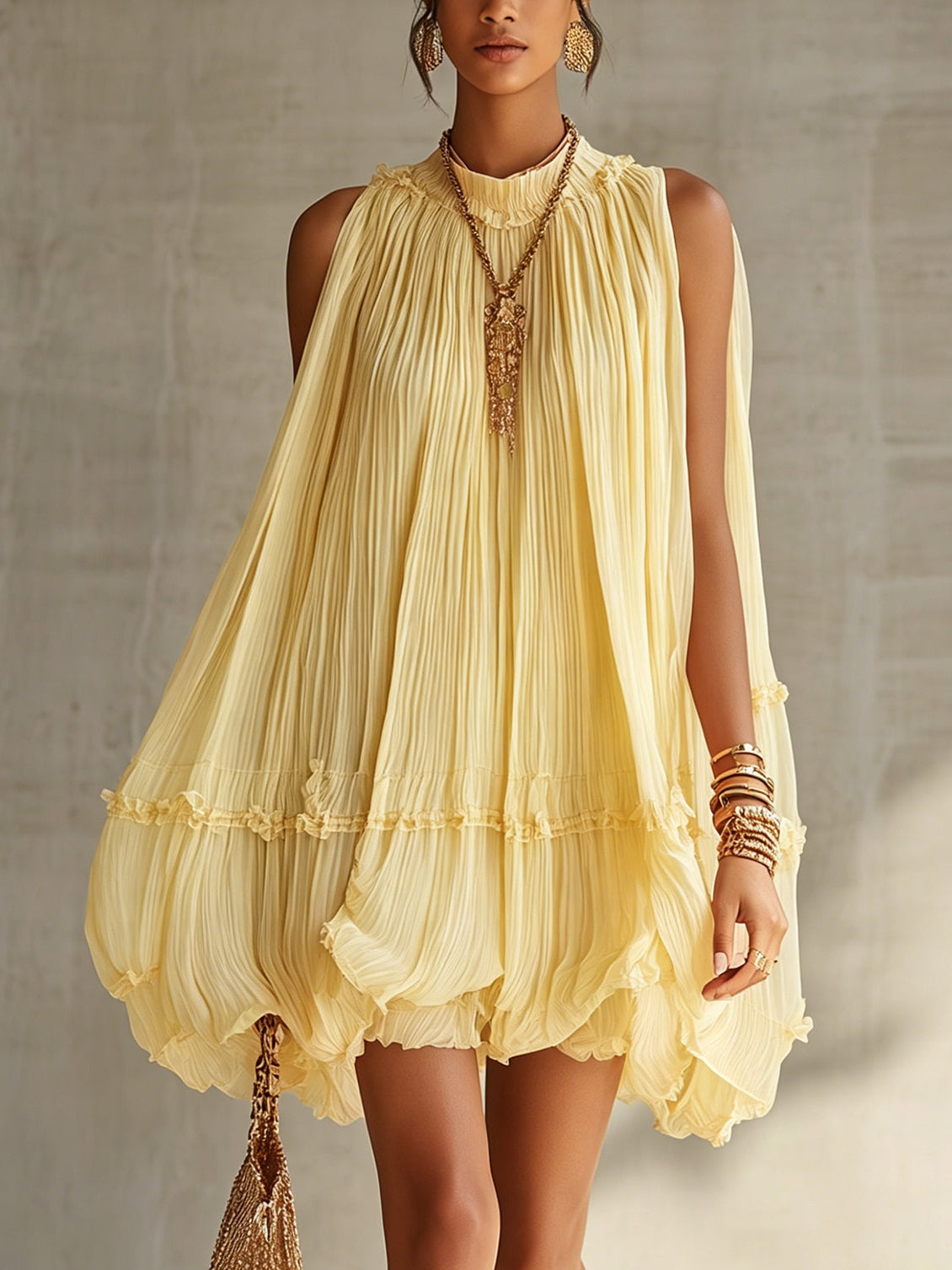 Mini Vestido de Volantes en Gasa Amarilla con Escote Halter