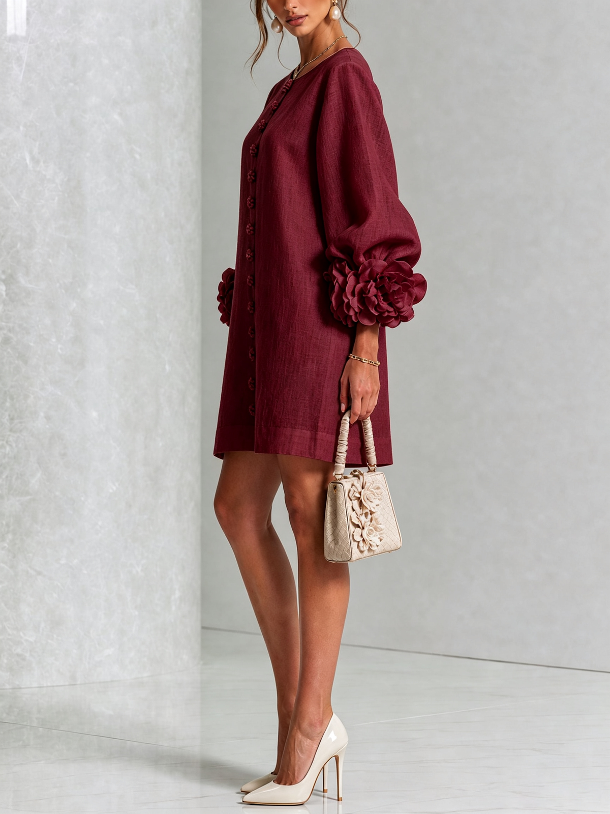 Ilaria | Vestido Mini de Lino Mezclado con Puños de Rosa, Burdeos