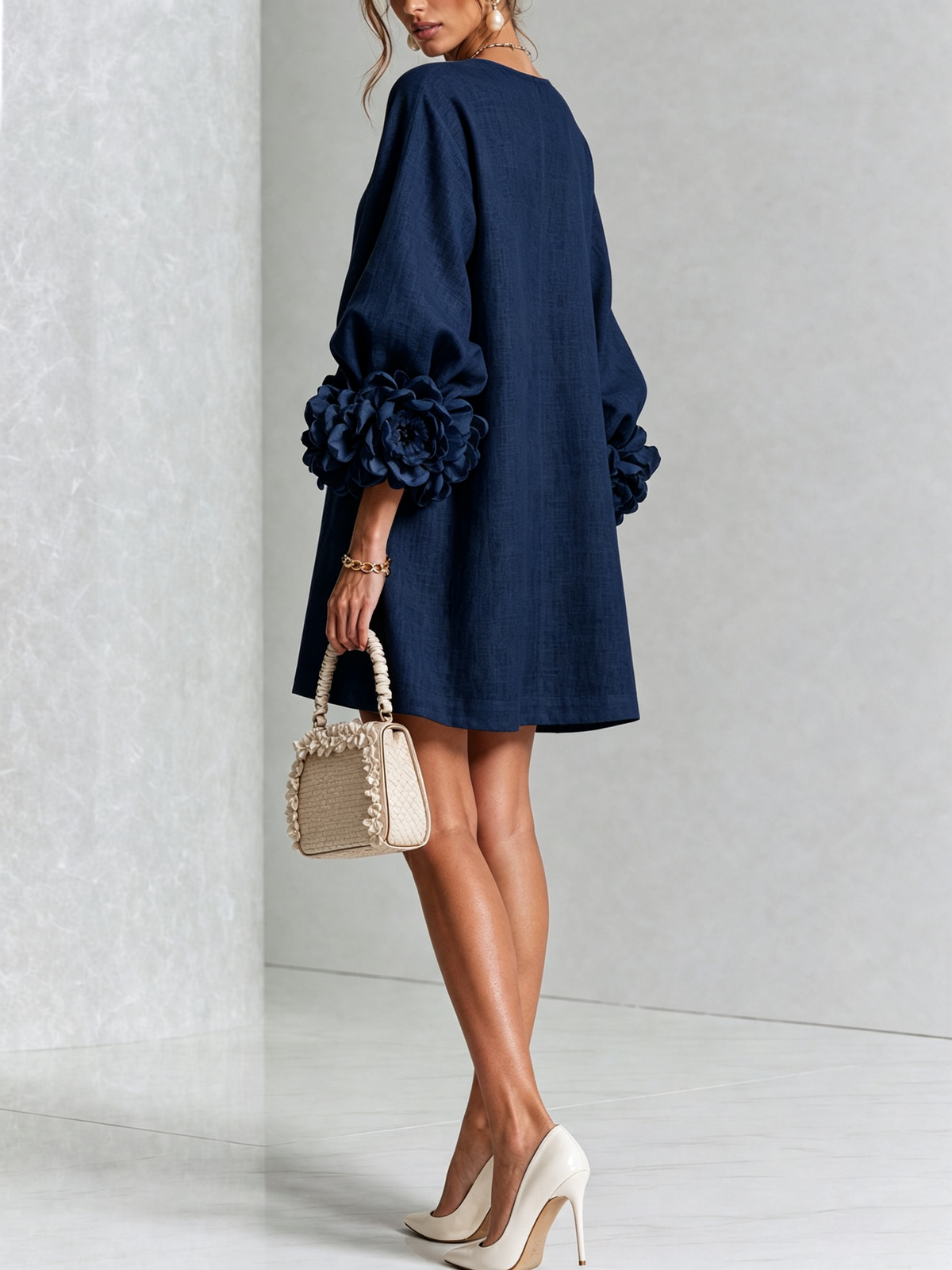 Marina | Vestido Mini de Lino Mezclado con Puños de Rosa, Azul Marino