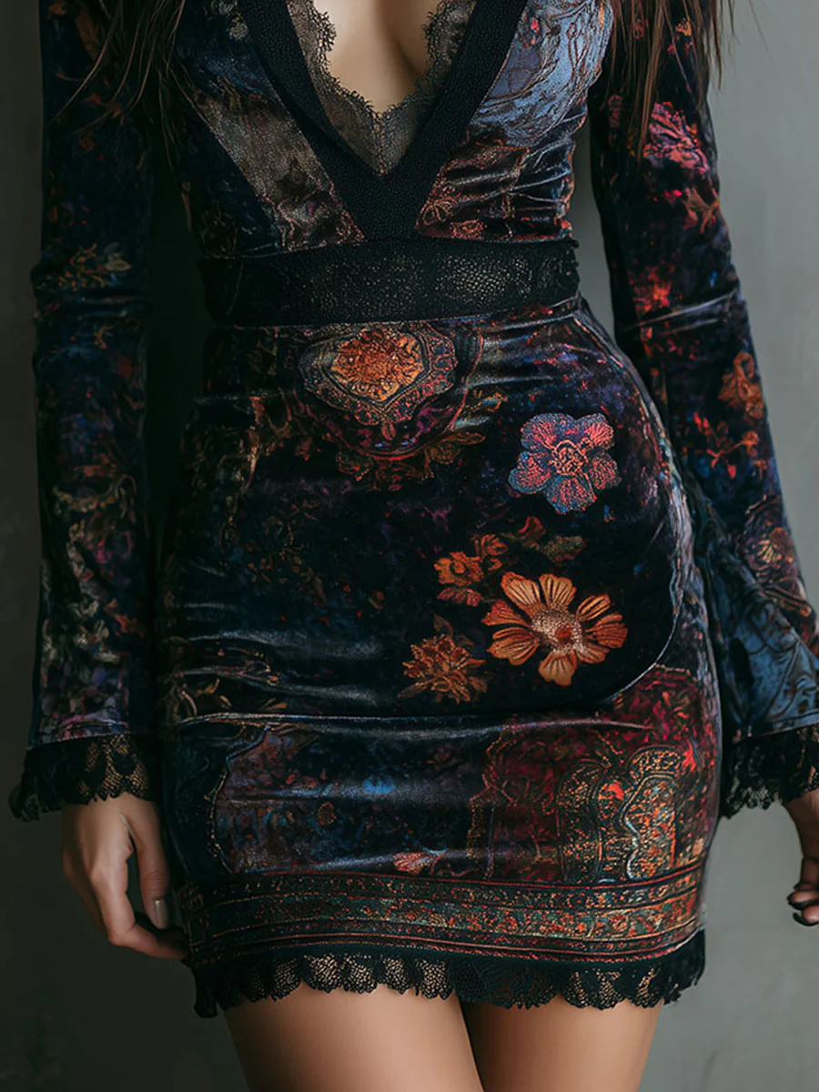 Mini Vestido Ajustado de Terciopelo con Encaje y Estampado Floral