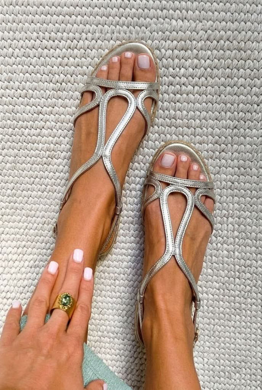 Sandalias alpargata bajas casual cut-out con tiras