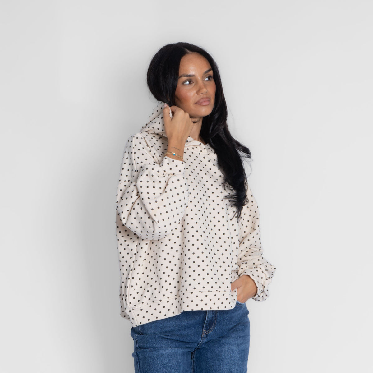 Sudadera de lunares con capucha