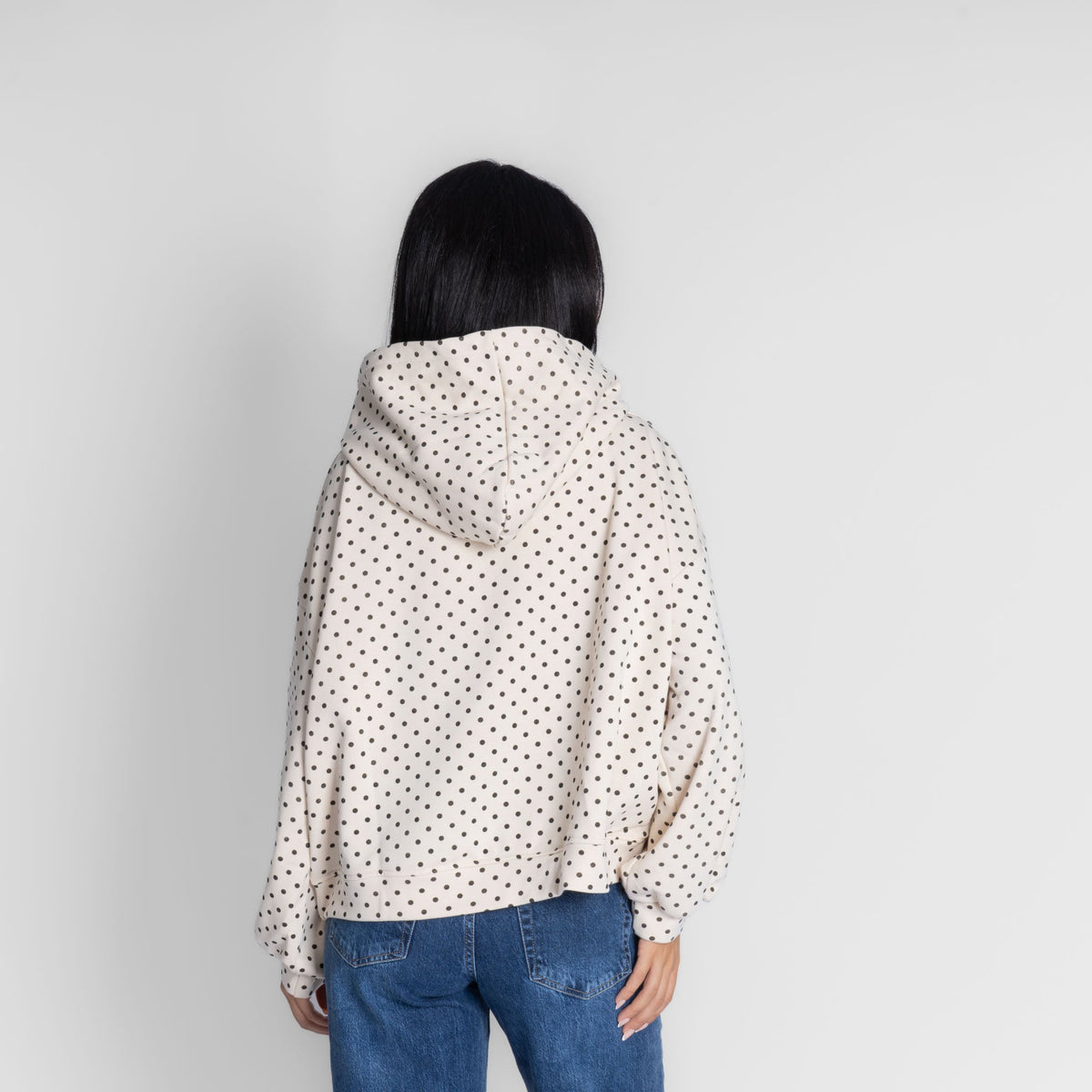 Sudadera de lunares con capucha
