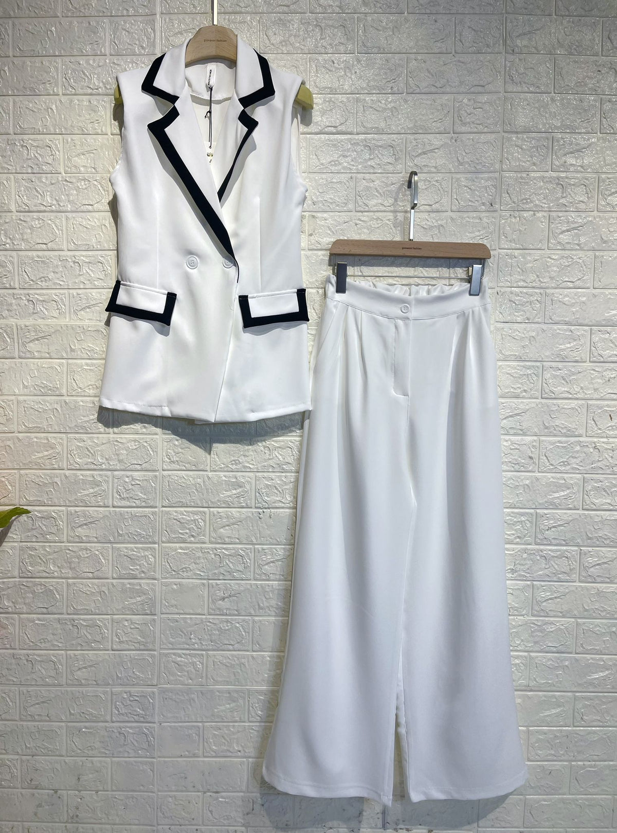 Lady | Conjunto de chaleco y pantalón · foto 3