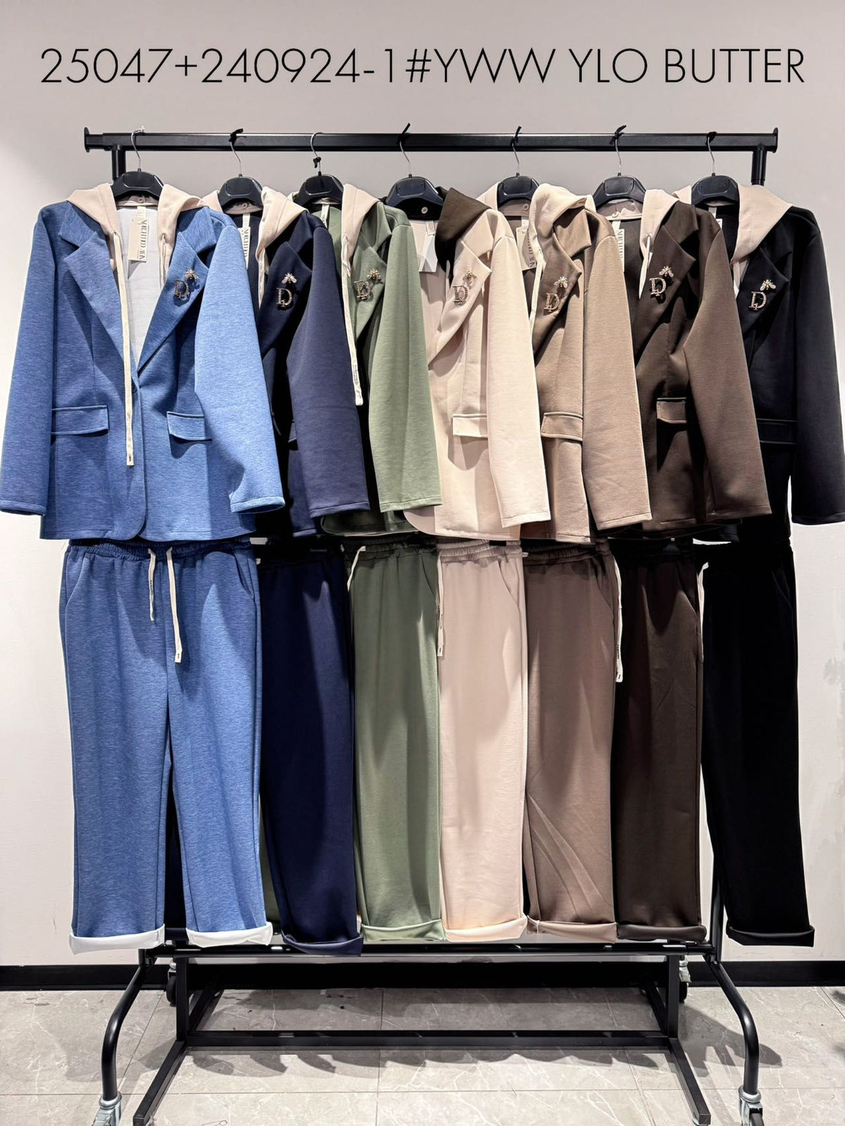 Mad Woman | Conjunto de blazer con capucha y pantalón · foto 5