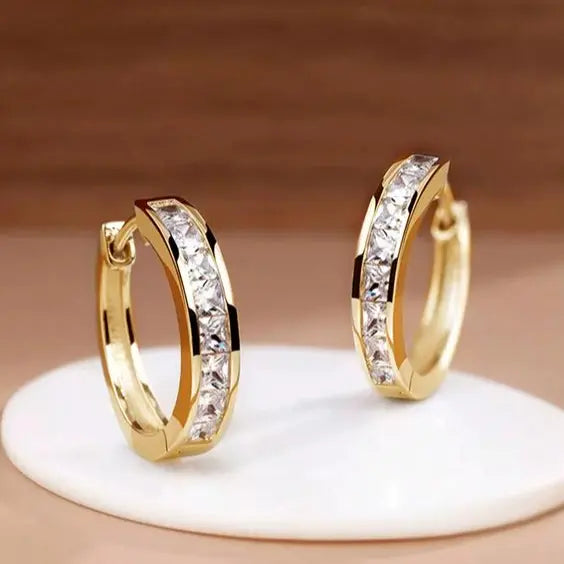 Pendientes de aro chic dorados con cristal