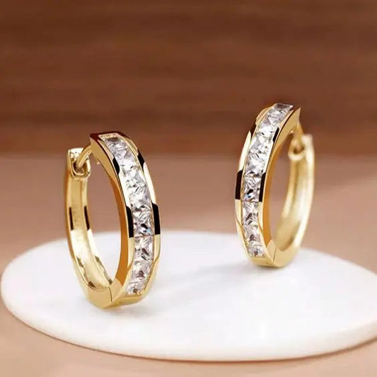 Pendientes de aro chic dorados con cristal