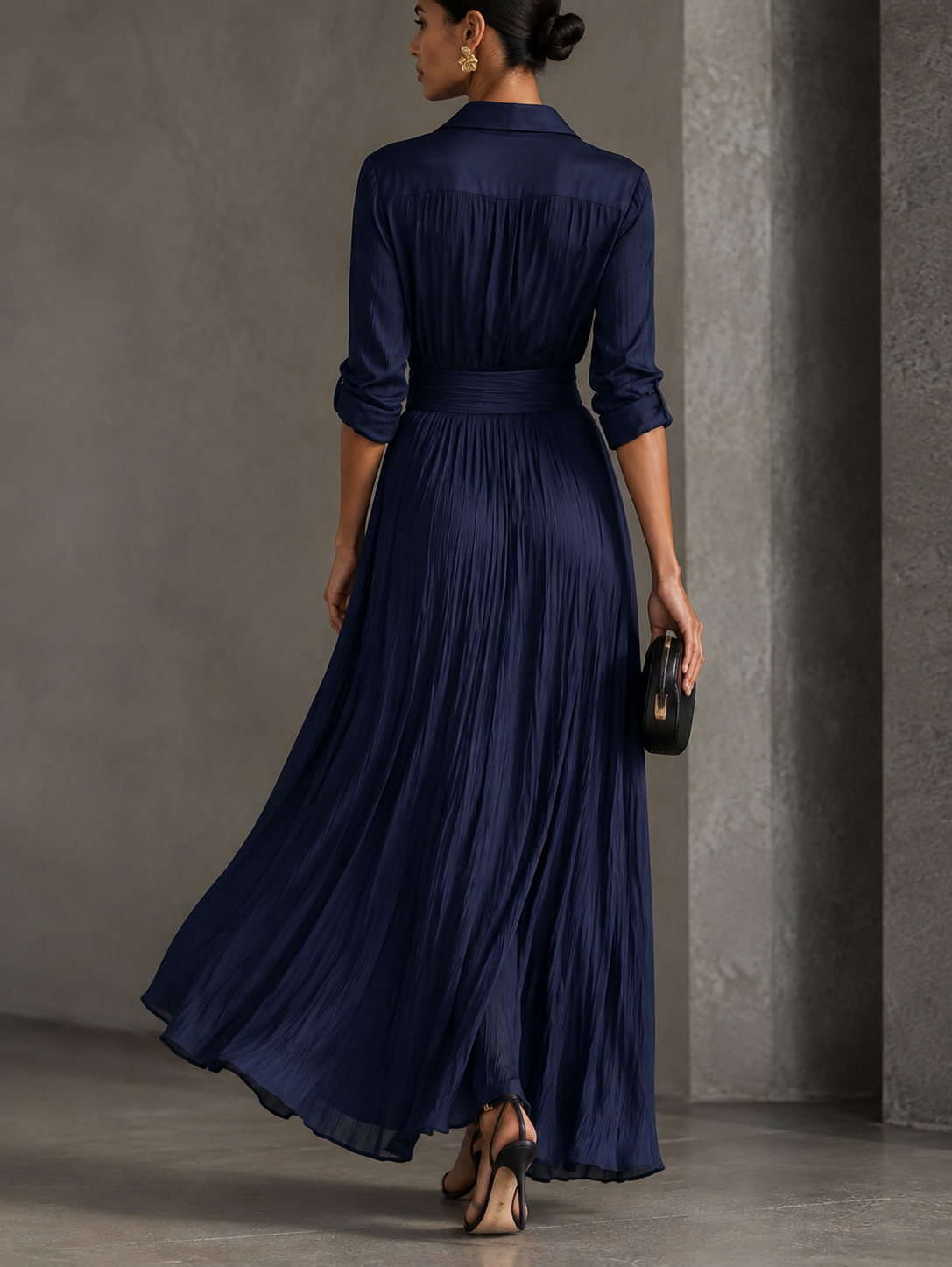 Allegra | Vestido camisero largo con nudo en la cintura, azul marino · fotografía 2