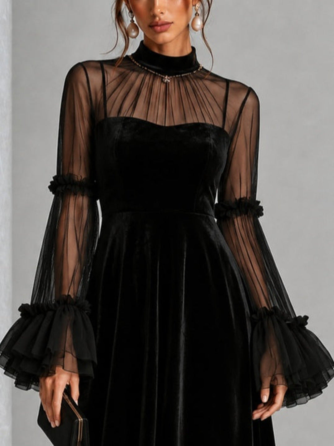 Berenice | Vestido midi de terciopelo con mangas de tul, negro · fotografía 4