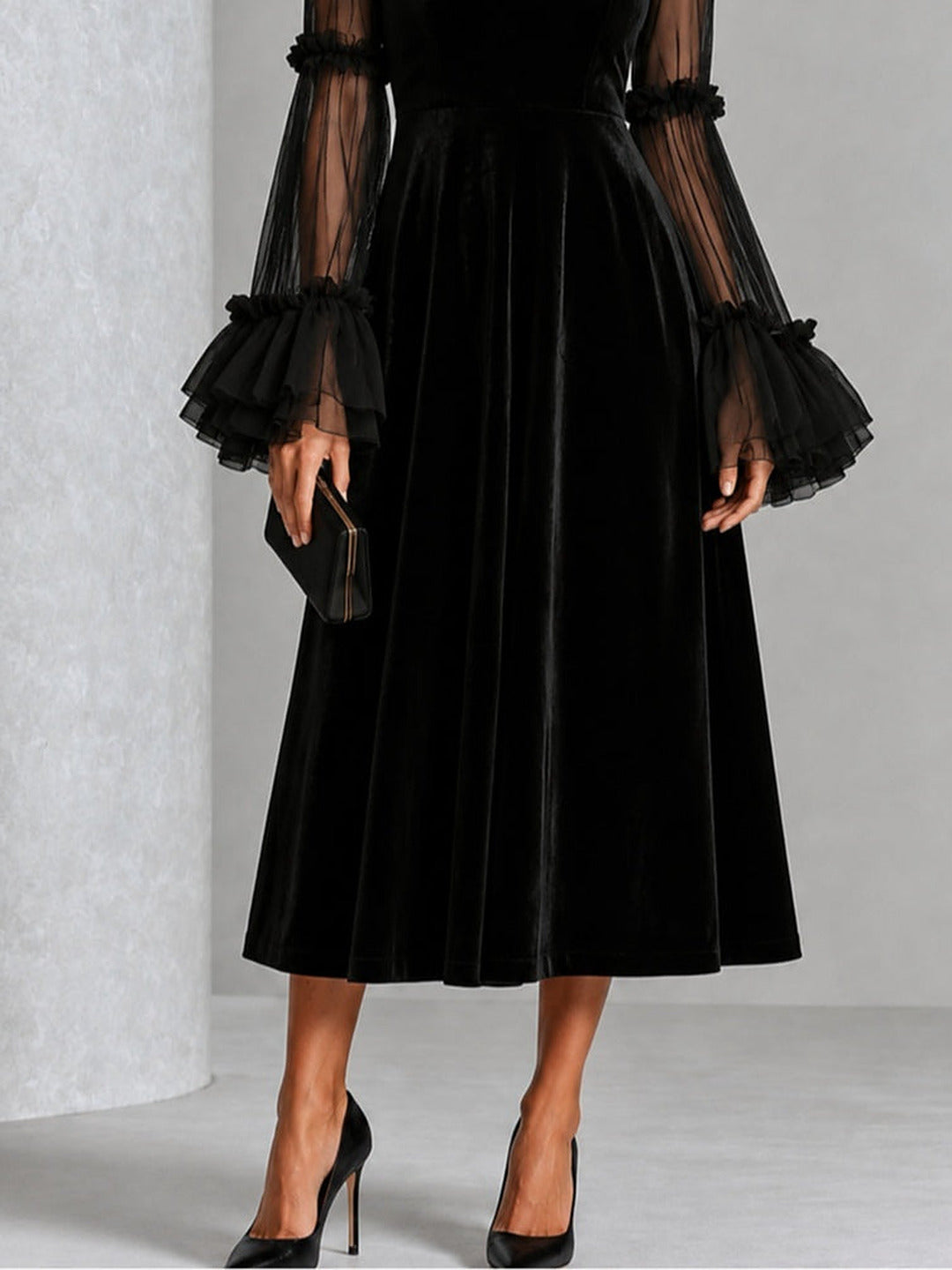 Berenice | Vestido midi de terciopelo con mangas de tul, negro · fotografía 6
