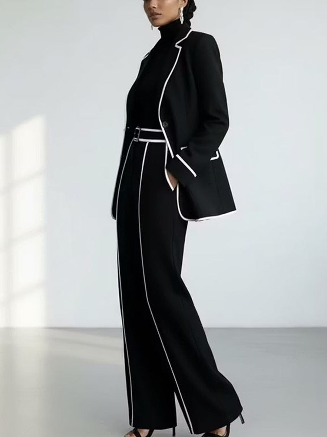 Clementina | Conjunto de blazer y pantalón con ribetes a contraste, negro · fotografía 2