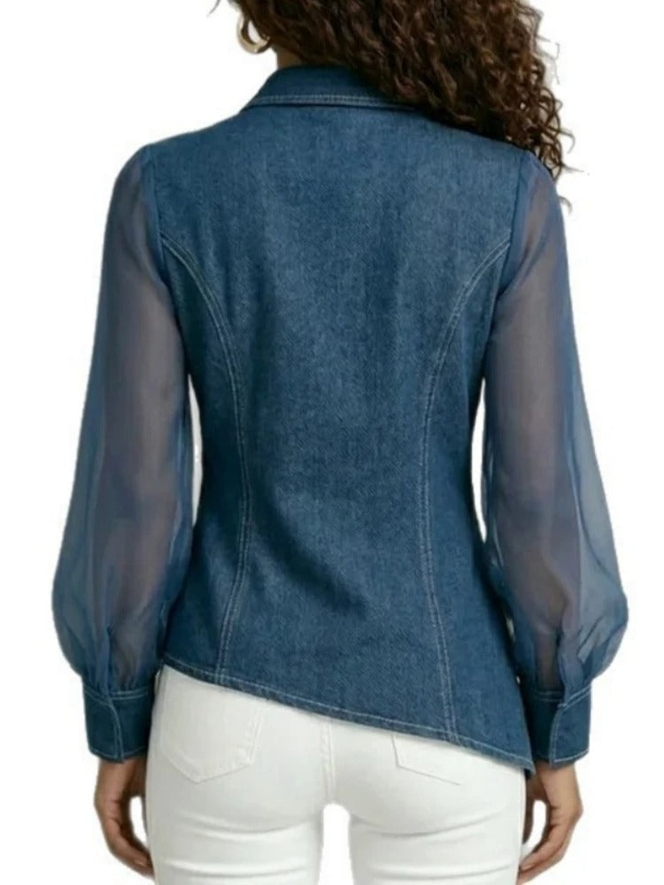 Clara blusa vaquera asimétrica con mangas transparentes