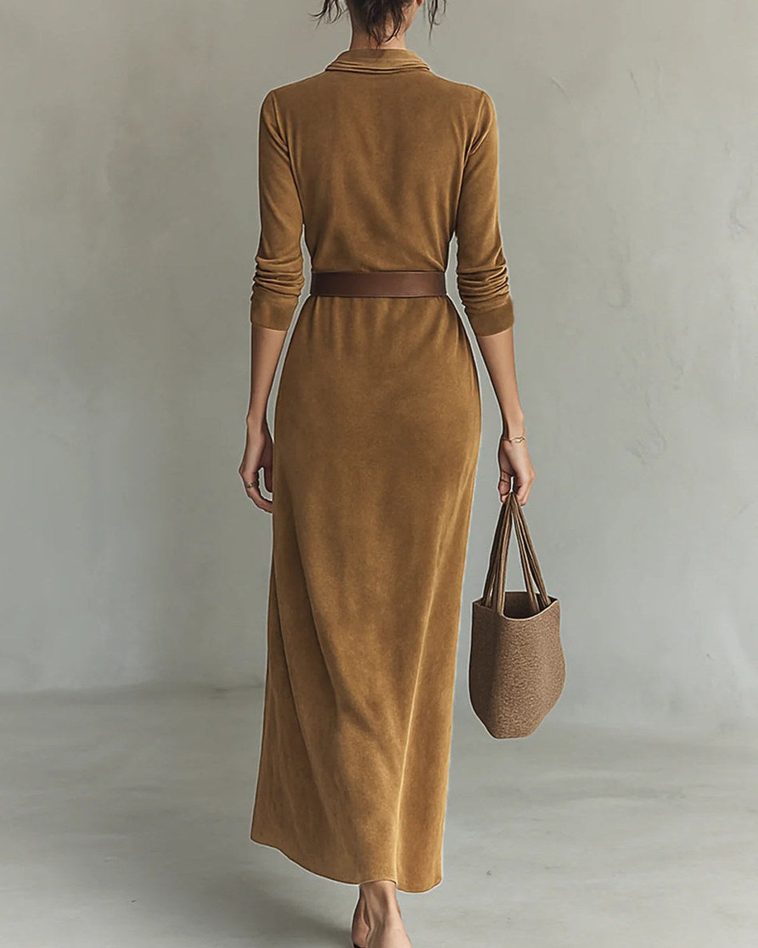 Giada | Vestido largo de efecto ante con cuello de camisa y cinturón · foto 4