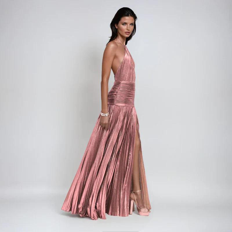 Emma | Vestido Halter con Espalda Abierta y Acabado Metálico