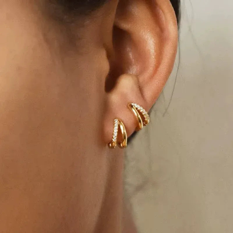 Pendientes con Doble Aro Dorado y Brillantes