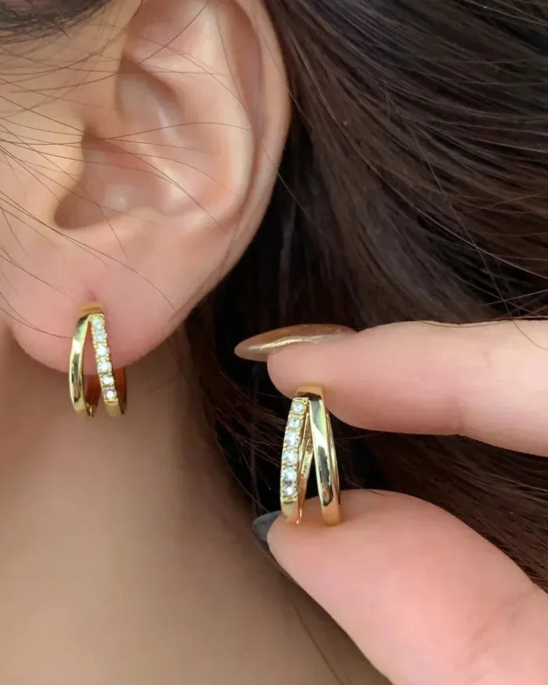 Pendientes con Doble Aro Dorado y Brillantes