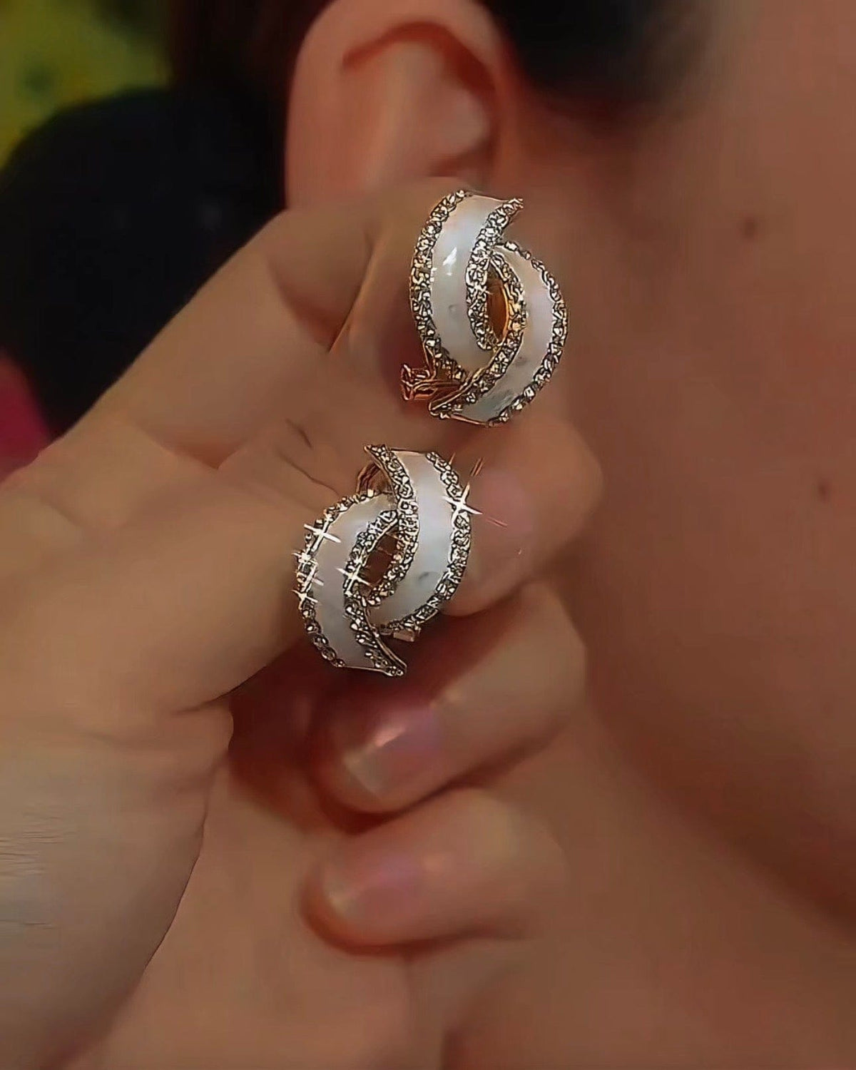 Pendientes con Lazo Blanco y Brillos