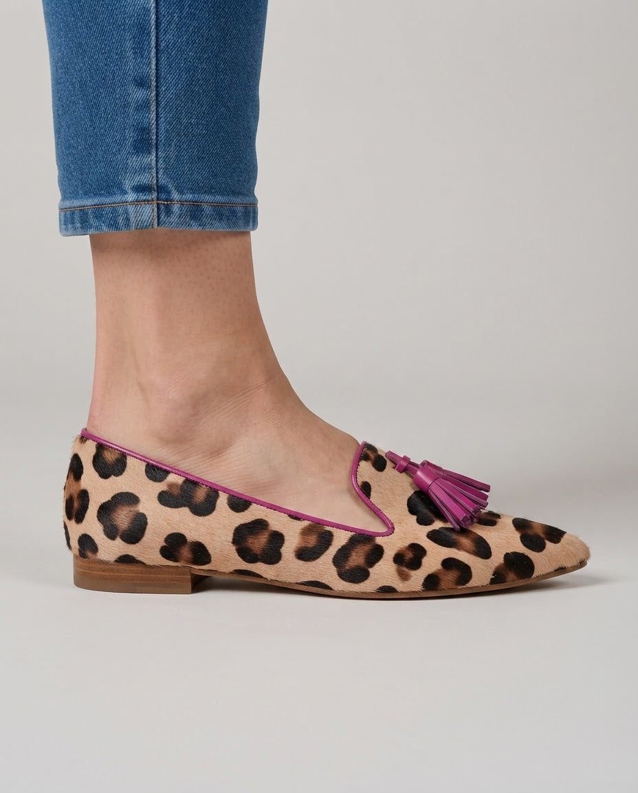 Mocasín Ginevra — Leopardo con borlas fucsias