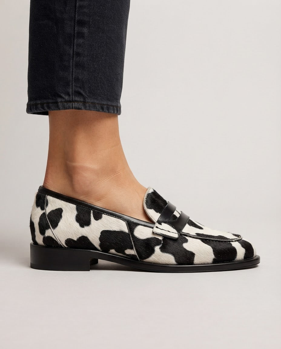 Mocasín Nives — Estampado de vaca con antifaz