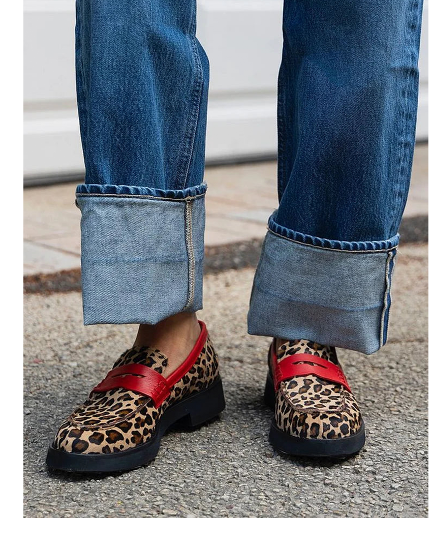 Mocasines Geneva de leopardo con detalles rojos