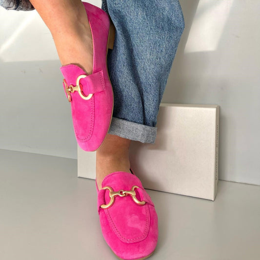 Mocasines rosas con detalle dorado