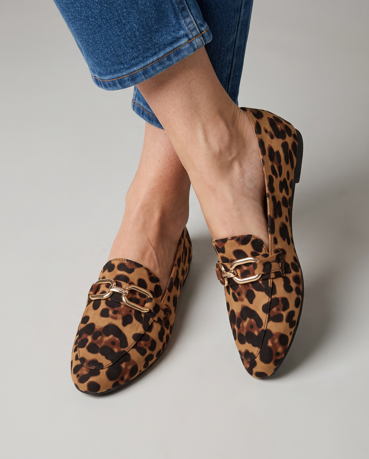 Mocasín Chiara — Ante con estampado de leopardo